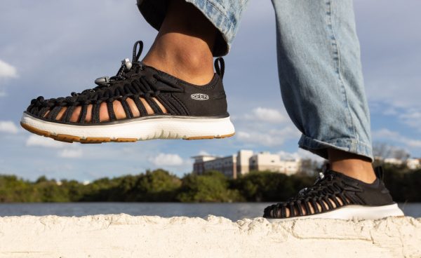Women's UNEEK O3 Sneaker Sandal | Black/Star White