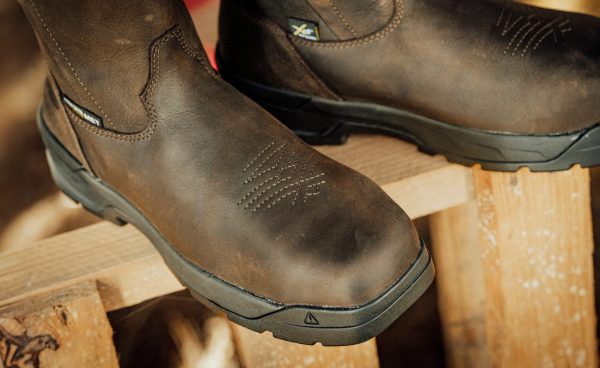 Men's CSA Flatland Pull-On Waterproof Work Boot INT MET (Carbon Toe) | Dark Brown/Black