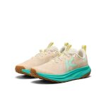Women's Roam Trail Running Shoe  |  Birch/Cabbage