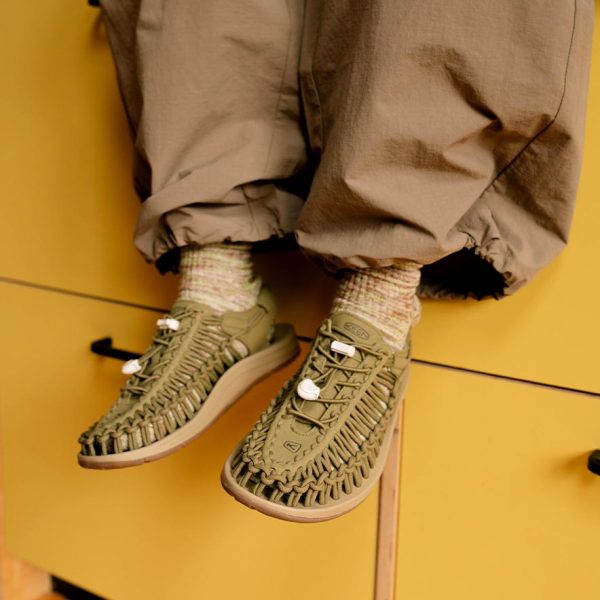 Women's UNEEK Sneaker | Martini Olive/Safari