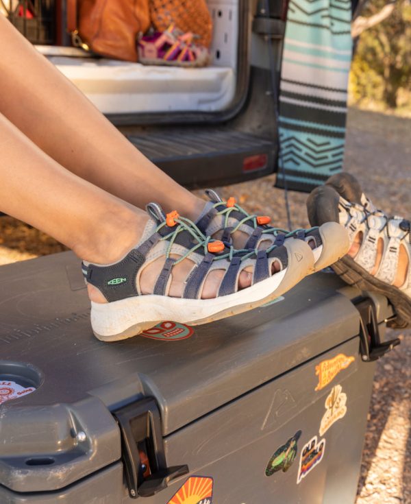 Women's Astoria West Sandal | Plaza Taupe/Roasted Pecan