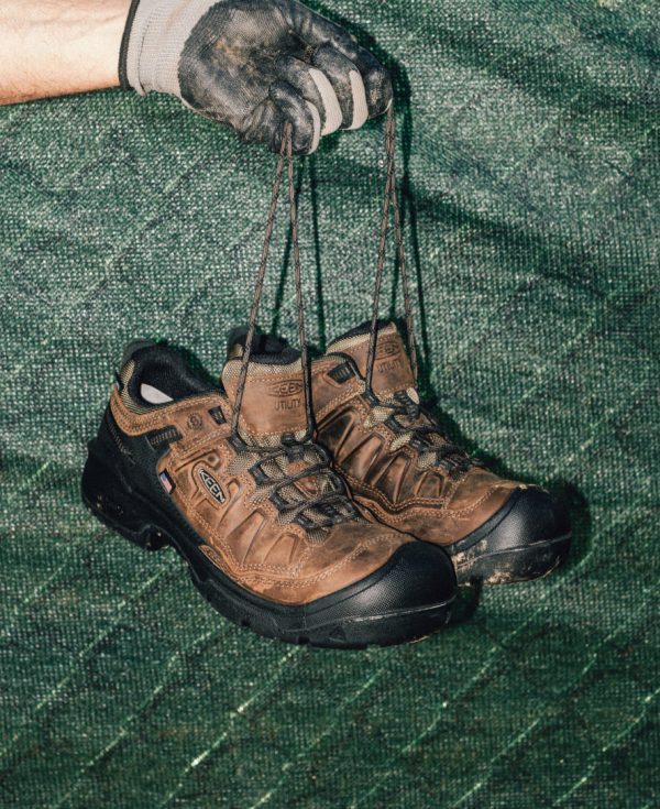 Men's Targhee IV Waterproof Work Shoe (Carbon Toe)  |  Dark Earth/Black
