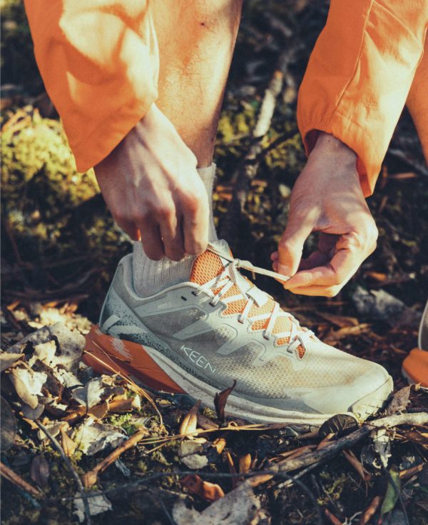 Men's Targhee Apex Waterproof Hiking Shoe  |  Dark Olive/Khaki
