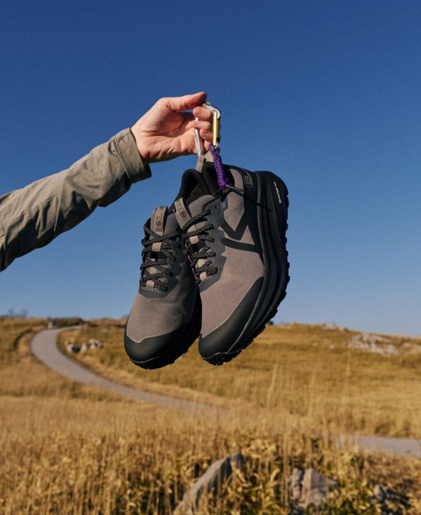 Men's Roam Waterproof Trail Running Shoe | Black/Black
