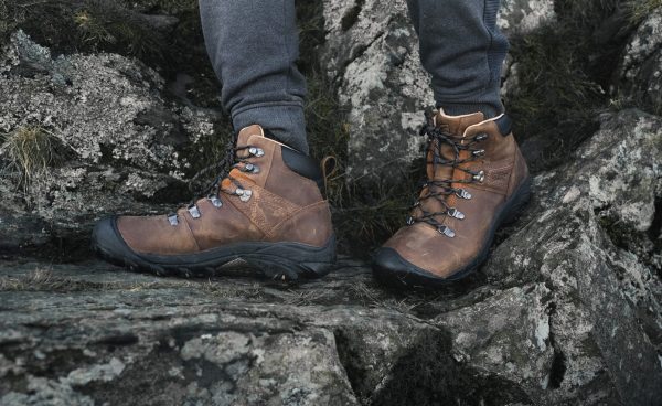 Men's Pyrenees Waterproof Hiking Boot | Syrup