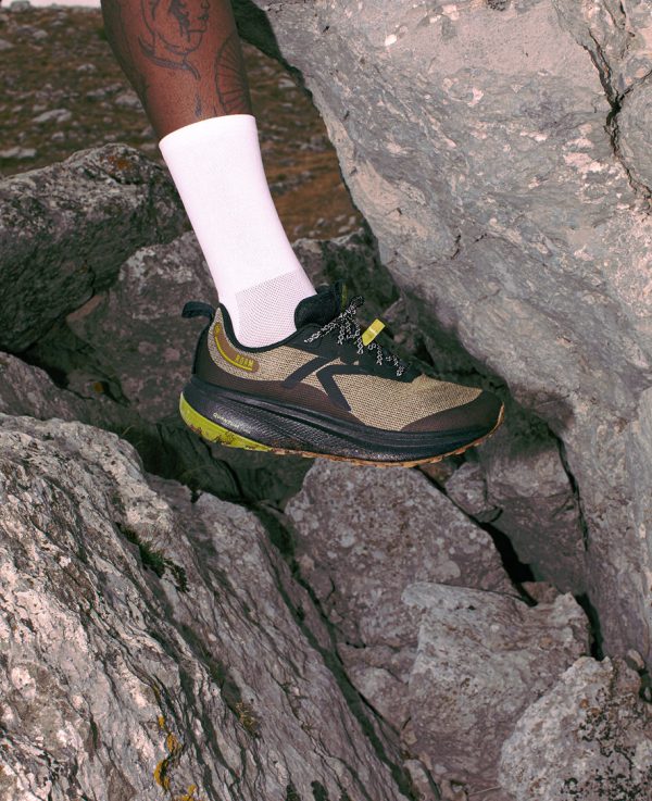 Men's Roam Trail Running Shoe | Black/Black