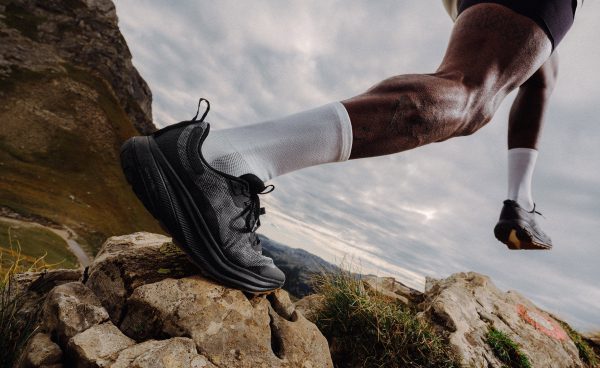 Men's Roam Trail Running Shoe  |  Naval Academy/Symphonic Sunset
