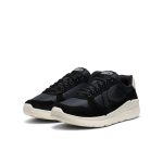 Women's KM2 Jogger | Black/Birch