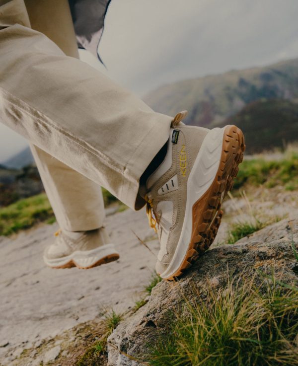 Women's Hightrail Waterproof Hiking Shoe | Steel Grey/Thistle